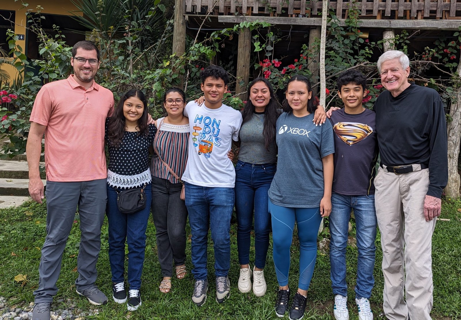 Be Teleios team and community in Honduras